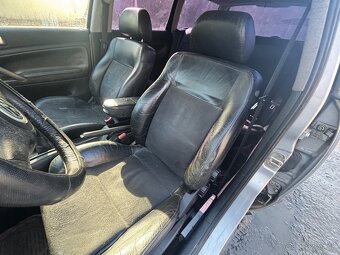 Volkswagen Passat 1.9 tdi 81kw afn Rozpredam na náhradné die - 13