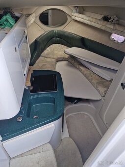 Prodám kajutovou loď FOUR FINS 248,pravidelně udržovaná - 13