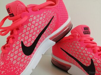 NIKE AIR MAX - 13