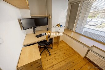 Na prenájom štýlové priestory na námestí pri hoteli Magura P - 13