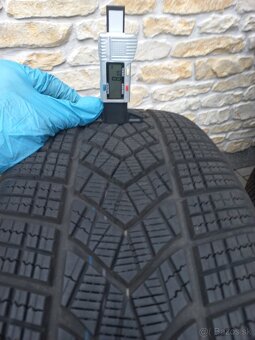 BMW iX zimní 20 Styling 1002 Goodyear 235 60 DOT2922 8mm - 13