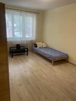 Ponúkame na predaj zrekonštruovaný 3-izbový byt s balkónom n - 13