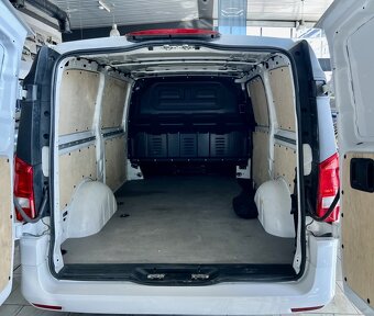 Mercedes-Benz eVito long extra Elektrik Automat 3/6 miest - 13