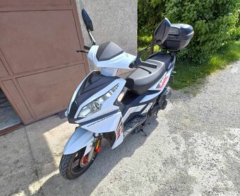 Skúter Maxon Ardour 125 + zadný kufor + výbava - 13