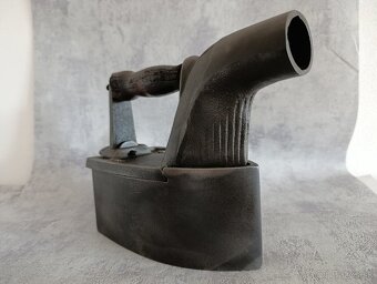 VELKÁ velmi stará KOMÍNOVÁ ŽEHLIČKA do sbierky - 13