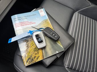 Toyota RAV4 2.5 hybrid BLACK EDITION - 13