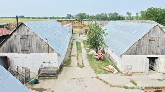 RODINNÁ FARMA S FUNKČNÝM MALOKAPACITNÝM BITÚNKOM - 13