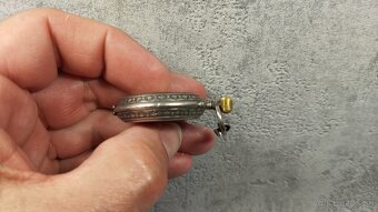 Stříbrné dámské kapesní hodinky s malovaným cif., ryty stroj - 13