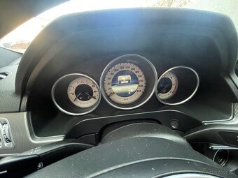 Mercedes-Benz E 250 CDI - 13