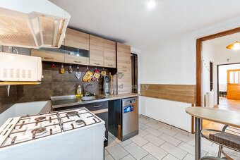 Ponúka na predaj RD Valaliky - 13