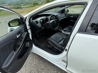 Predám Honda Civic 1.8 i-VTEC Executive 2013, 104 kW - 13
