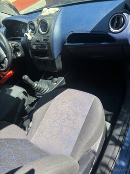 Ford Fiesta 1,4 TDi rok vyroby 2006 - 13