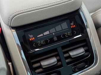 Volvo XC60 B4 mHEV Inscription AWD, Plna vybava - 13