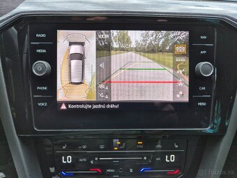 Volkswagen Passat B8 Variant 2.0 TDI Elegance 4Motion DSG - 13