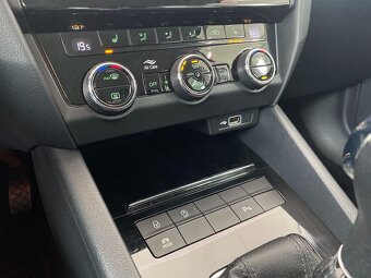 Škoda Octavia Combi 2.0 TDI DSG 110kW Style - 13