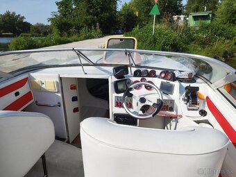 Motorová loď  Rio 690 8.1i V8 kompresor - 13