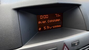 Opel Astra H Combi - 13