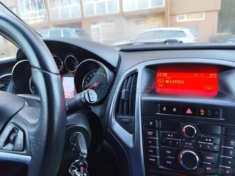 --REZERVOVANÉ-- Opel Astra 1.7CDTi Sports Tourer - 13