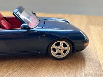 Porsche 993 Cabriolet 1:18 Bburago - 13
