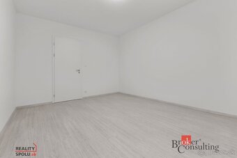 Príjemné rodinné bývanie v srdci Jégeho Aleje s parkovaním / - 13