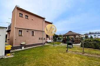 Ponúkame na Predaj - Priestranný Rodinný dom, slnečný  pozem - 13