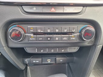 Kia Ceed SW 1.6 CRDi 136k Gold A/T r.v.2020, kúp. v SR - 13