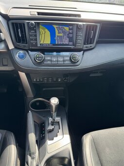 Toyota Rav4 2.5 Hybrid Trend AWD + winter paket(Odpočet DPH) - 13