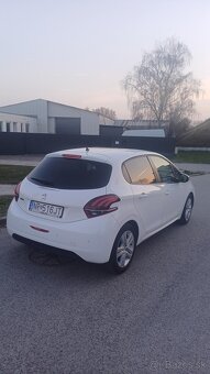 Peugeot 208 6/2018 Nová TK+EK do 2/2028 - 13