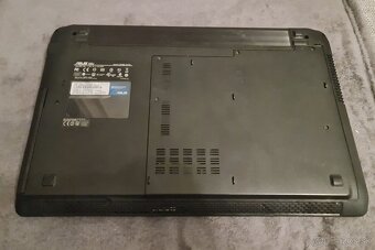Asus A52J a Asus X52J - 13