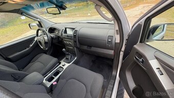 Nissan Navara 2.5 dCI MT6 4x4 Doublecab + Hardtop - 13