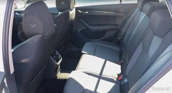 Škoda Octavia Combi 2.0 TDI Ambition DSG - 13