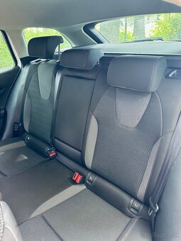 Škoda Octavia 4 Combi 2.0 TDI - 13