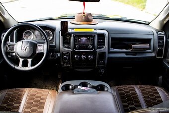 Dodge RAM 1500 5.7 HEMI - 13