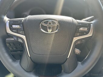 Toyota Land Cruiser 200 Premium - 13