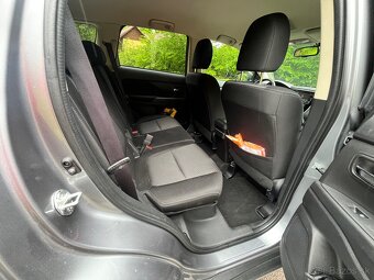 Mitsubishi Outlander 2.2 DI-D AT 4x4 2017 plna historia - 13