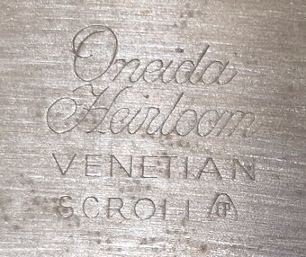 Kávový a čajový servis Oneida Heirloom – Venetian Scroll - 13