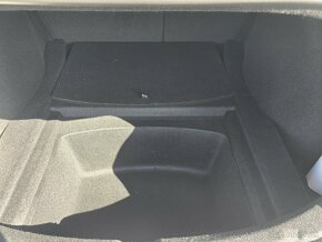 Predam teslu model 3 performance 2024 - 13