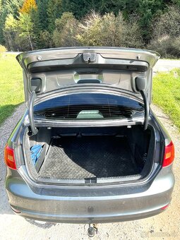 Volkswagen Jetta 1.6 TDI Comfortline - 13