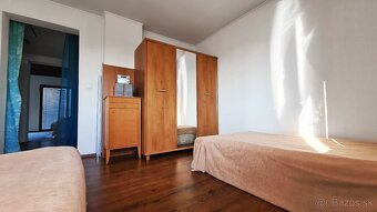 Moderný 5-izbový dvojpodlažný rodinný dom v Rovinke (dvojdom - 13
