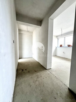 Reality KOMPLEX s.r.o. ponúka na PREDAJ 5 izbový rodinný dom - 13