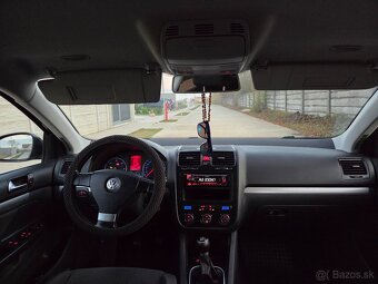 Predam Volkwagen Golf Bluemotiom 1.9 TDI 77 Kw Rok 2009 - 13