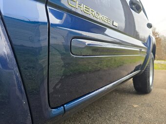 Jeep Cherokee 2,5CRD /105kw Manuál ťažné //BEZ KOROZIE // - 13