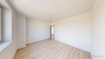 ŠIKOVNÝ 4 IZBOVÝ RODINNÝ DOM V ŠTANDARDE,2xPARKOVACIE MIESTO - 13