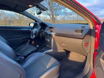 Opel Astra H GTC 2.0 TURBO - 13