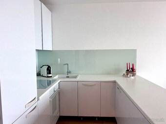 TOP ADRESA Veľký 2i.BYT V PROJEKTE TRI VEŽE S ÚŽASNÝM VÝHĽA - 13