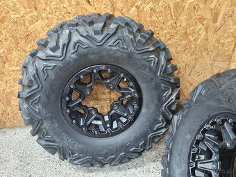 kolesá Can Am tvorkolka - 13