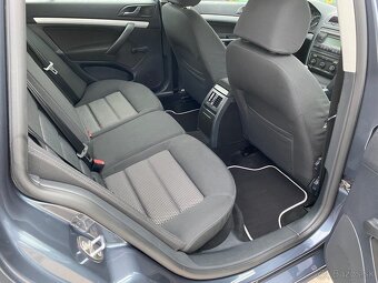 Škoda Octavia Combi 2.0 TDI 4x4 Scout - 13