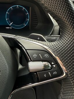 Škoda Octavia IV combi 2.0TDI - 13