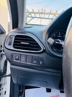 Hyundai i30 1.6Crdi Facelift - 13