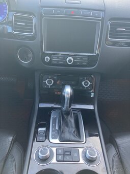 Volkswagen Touareg  3.0 V6 TDI BMT 4XMOTION VZDUCH - 13